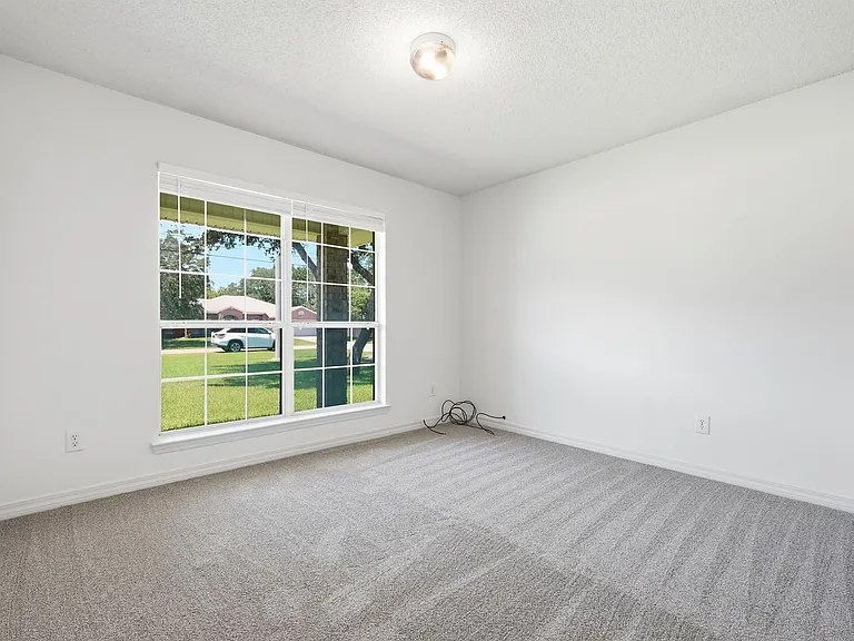 2030 Hawthorne Dr — Photo 28
