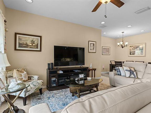 4th image of 905 PARKER DEN DRIVE
