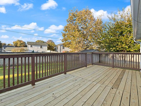 3rd image of 304 Northampton Ct