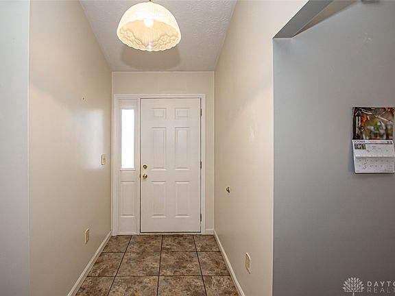 3rd image of 106 Warner Dr