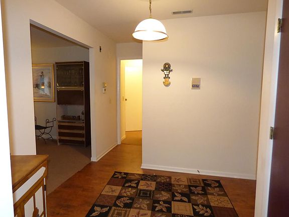 5th image of 3542 Amberacres Dr Unit 201