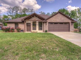 511 N Boyd St, Lindale, TX 75771