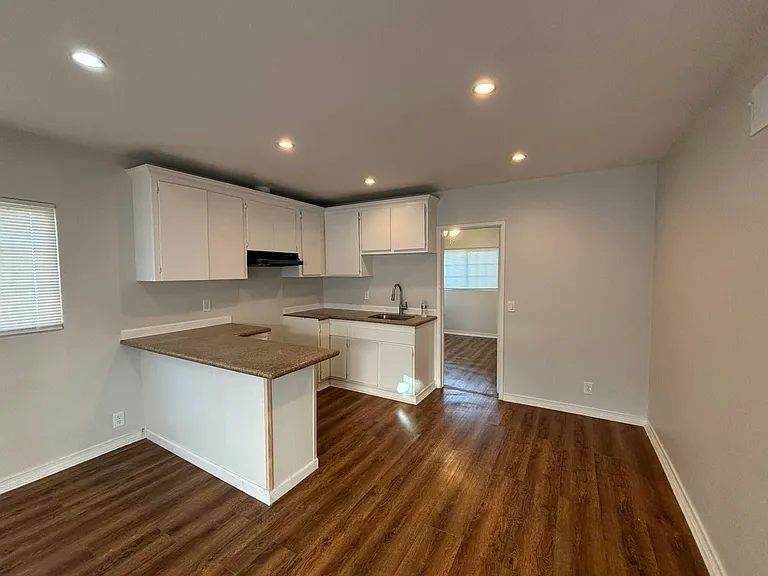 1885 Chestnut Ave #7 — Photo 6
