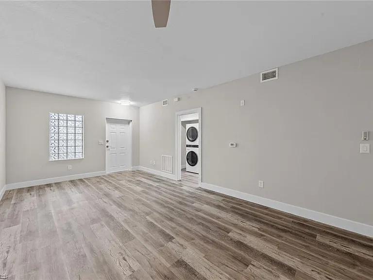 8423 Bernwood Cove Loop #405 — Photo 4
