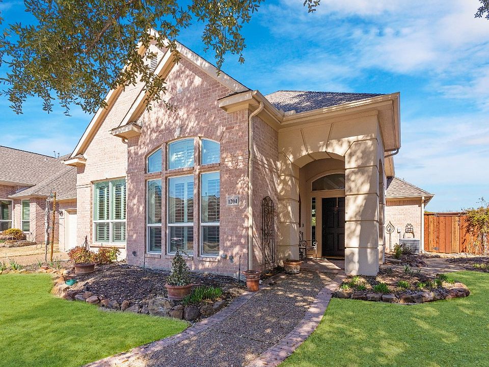 1st image of 1204 Lake Point Cir