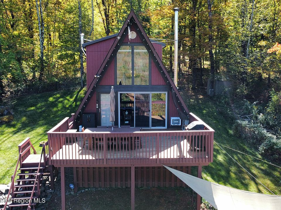1st image of 89 Pine Lane