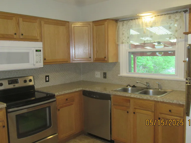 35505 Aurora Rd — Photo 4