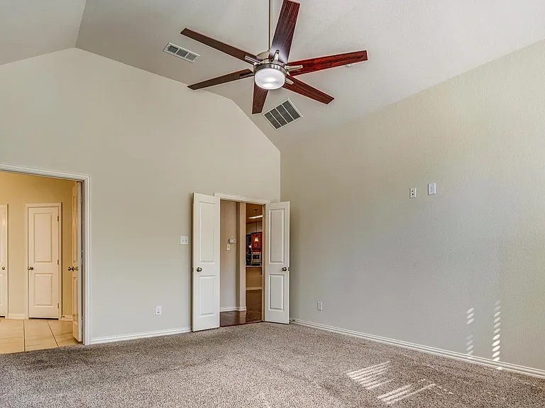 10841 Leesa Dr — Photo 12
