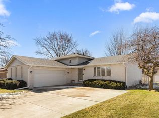 9800 Pierce St, Crown Point, IN 46307