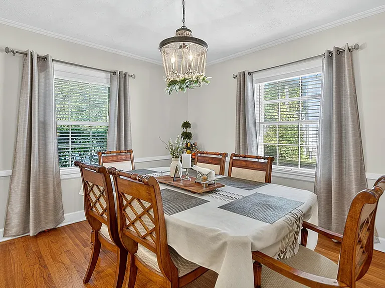 115 Oak Knolls Ave — Photo 8