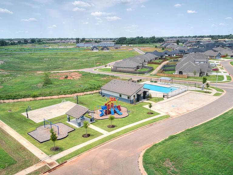 4905 Misty Wood Ln — Photo 39