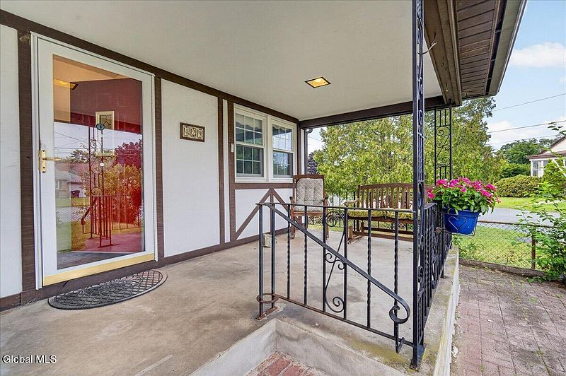 5th image of 429 Delaware Avenue