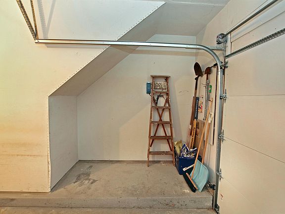 2nd image of 431 Tanglewood Ct