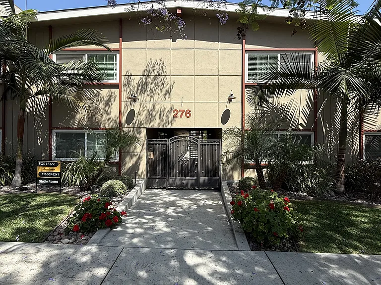 276 S Sierra Madre Blvd #2 — Photo 2