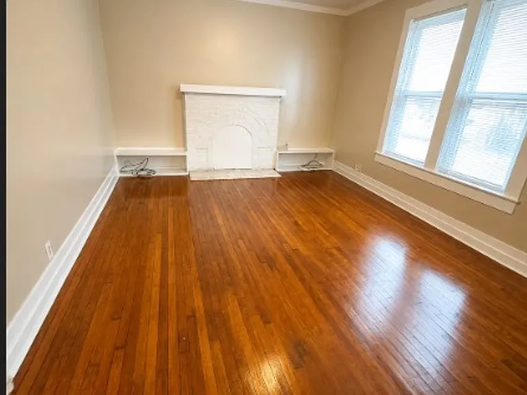 4325 Woodlawn Ave — Photo 3