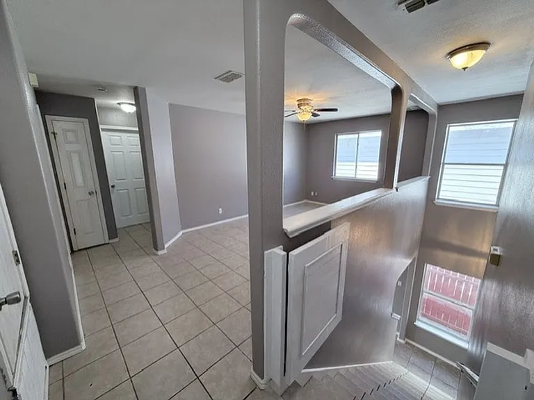 17525 Rock Port Rd — Photo 17