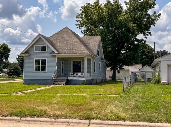 206 S Oak St, Jefferson, IA 50129
