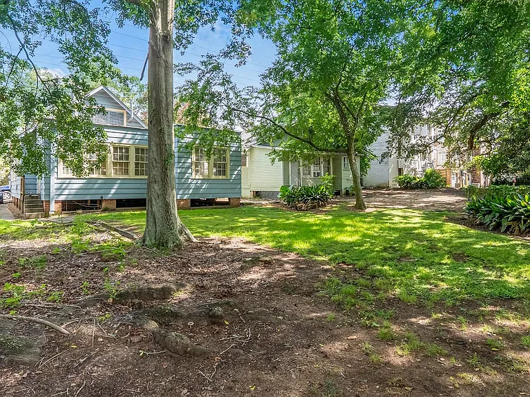 350 E State St — Photo 10