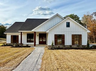 3 Holcomb Carroll Rd, Carriere, MS 39426