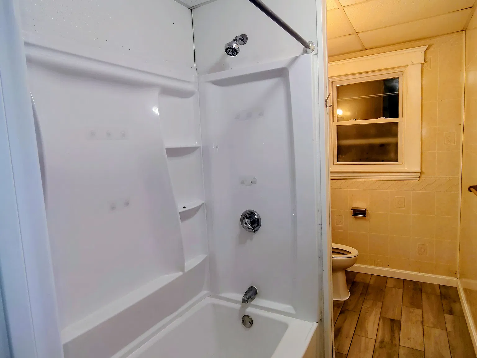 92 Weetamoe St — Photo 3