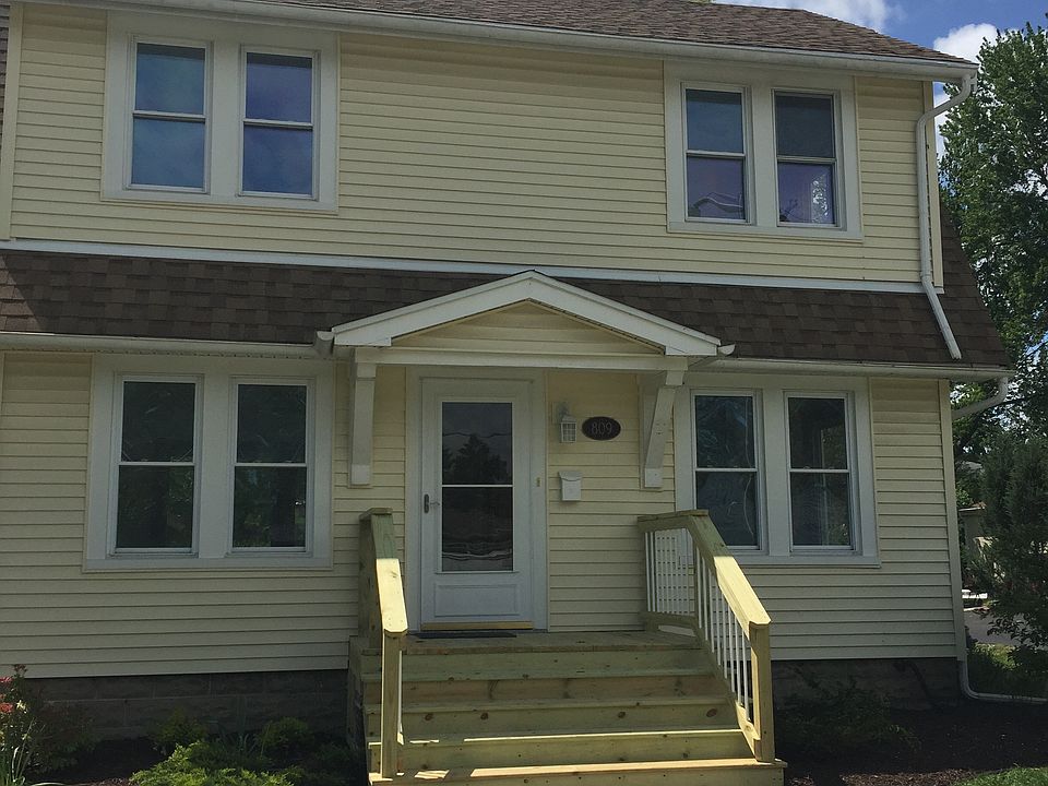 Newly Remodeled 2 Story