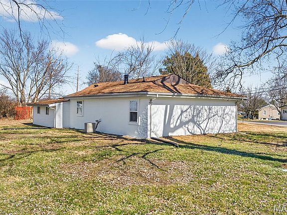 5th image of 1923 Ridgeway Dr