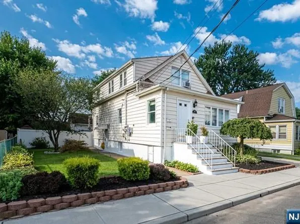 39 Niehaus Ave, Little Ferry, NJ 07643