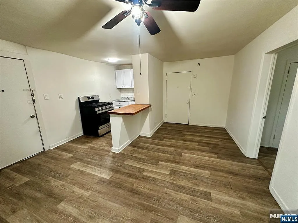 1 bed, 1.0 bath, $1,800 — Photo 4