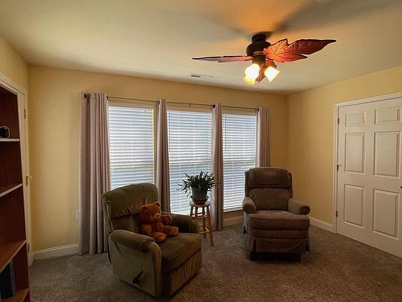 4th image of 1409 Niki Way NE