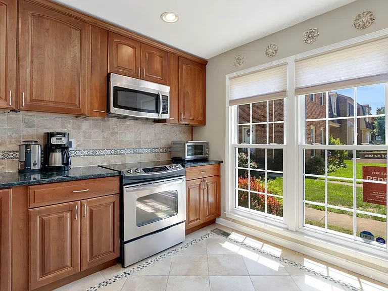 9765 High Water Ct — Photo 31