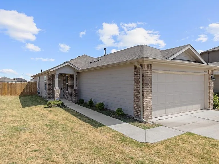 14013 Heywood Dr — Photo 2