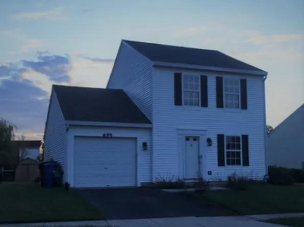 695 Ridge Rd, South Elgin, IL 60177