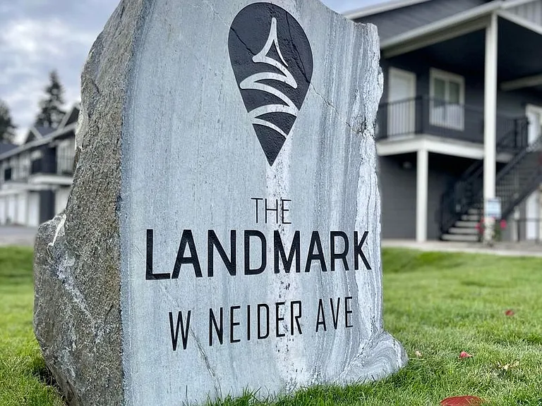 The Landmark — Photo 2