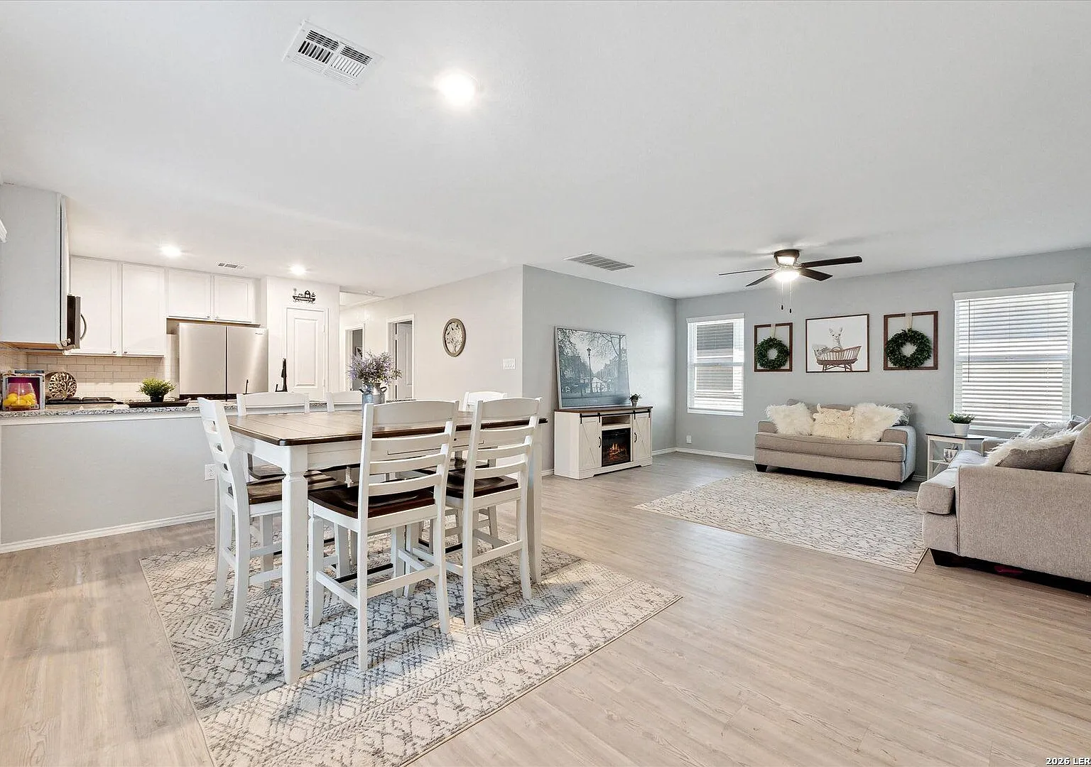 Available Now: Modern 3-Bedroom Home in San Antonio — Photo 3