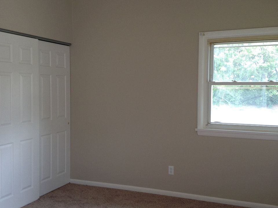 1st image of 3313 Roosevelt Blvd
