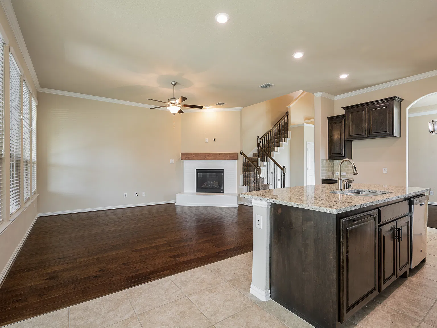 4 bed, 2.5 bath, 2500 sqft, $3,175 — Photo 4