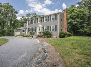 24 Sand Trap Ln, Seekonk, MA 02771