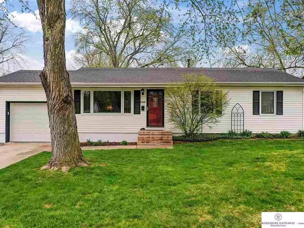 7722 Lafayette Ave, Omaha, NE 68114