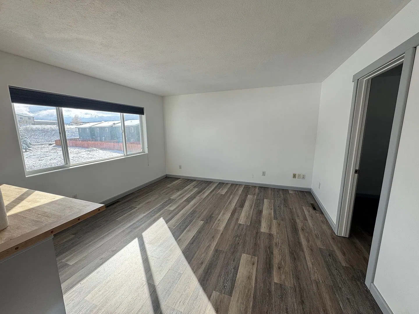 Bright, newly remodeled 3 Bed 2 Bath condo — Photo 4