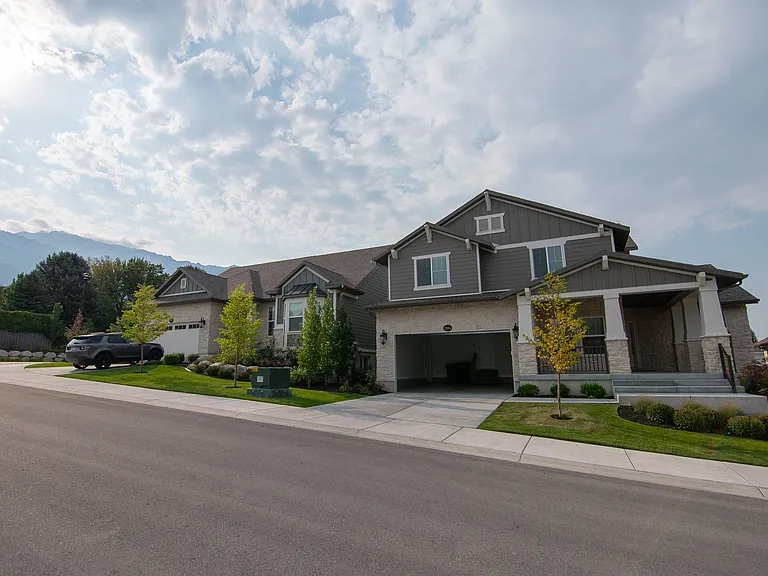 2034 E Pepper View Cir — Photo 3