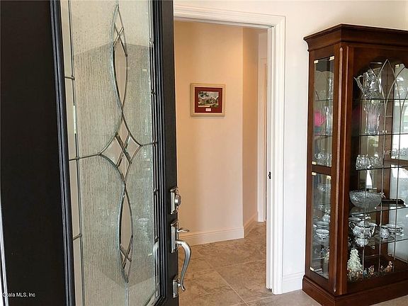 3rd image of 965 Vaughn Way