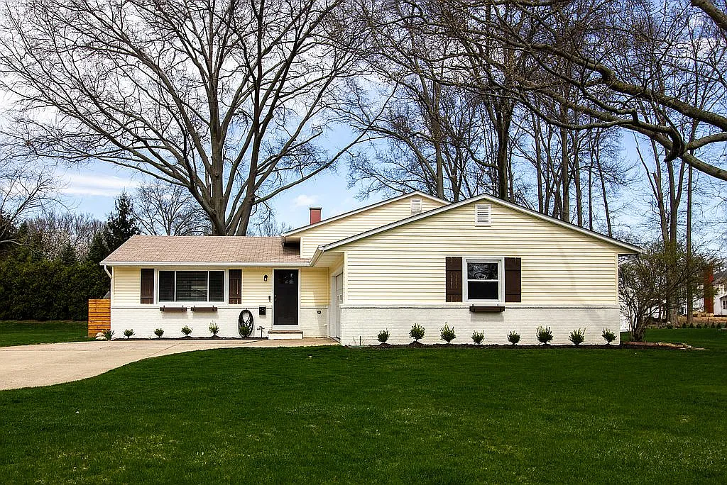31646 Electric Blvd photo 1