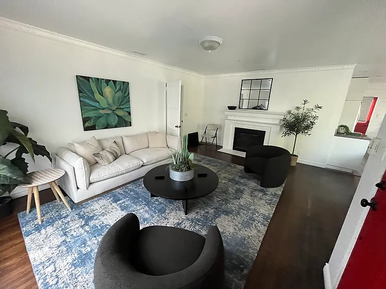11415 Braddock Dr — Photo 2