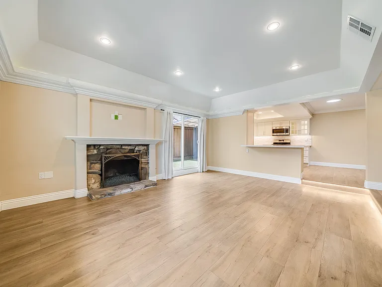 2733 W Keller Ave #1 — Photo 7