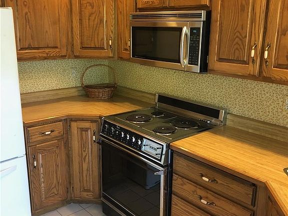 4th image of 3428 S Brookview Ln