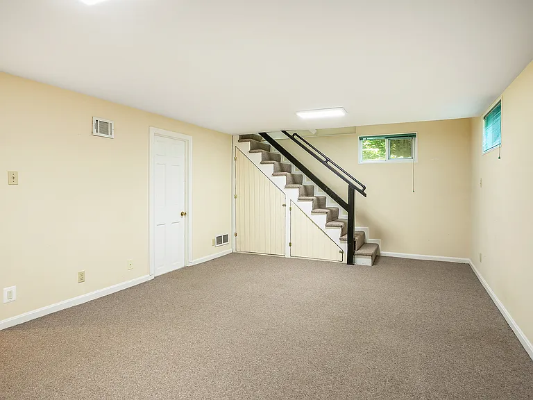 244 N Columbus St — Photo 23
