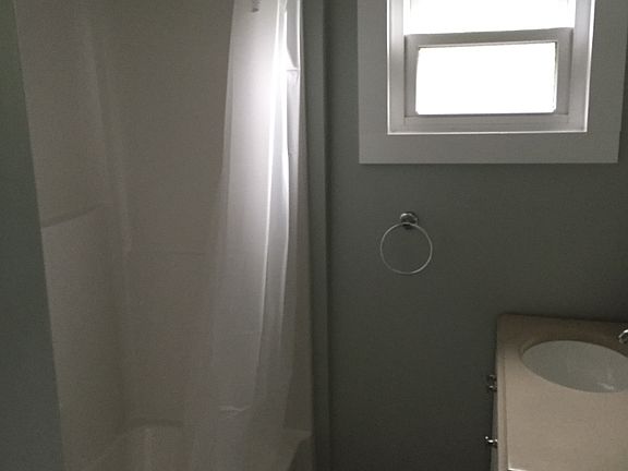 3rd image of 722-24 Diana St #724