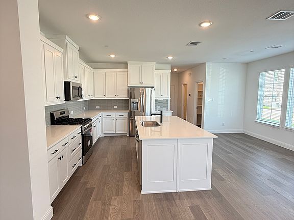 5th image of 1041 Stockton Dr