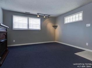 2068 N Roosevelt Ave, Springfield, MO 65803