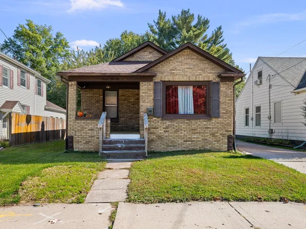 2218 10th St, East Moline, IL 61244